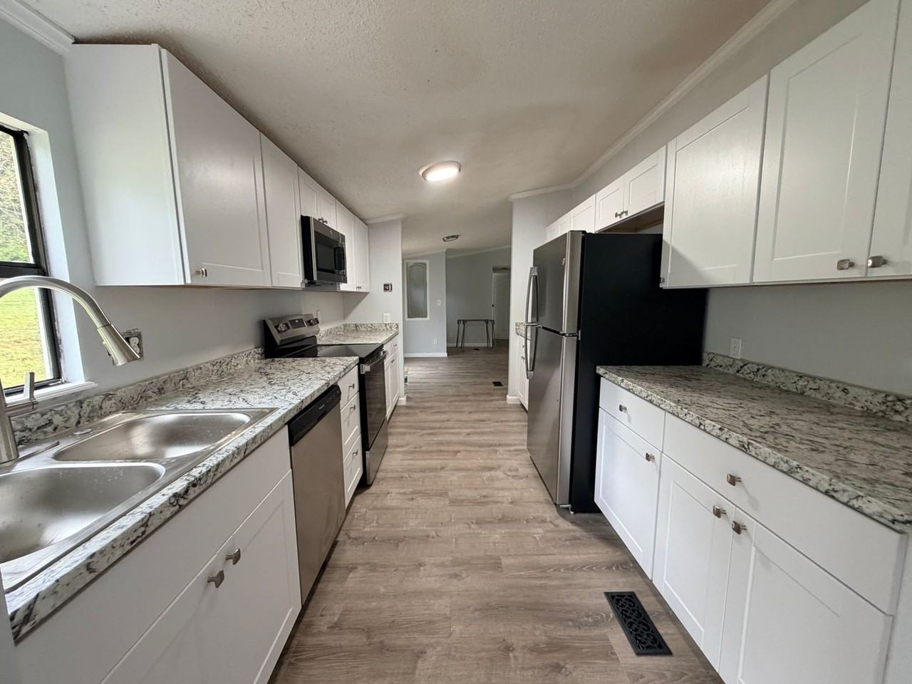 634 Roddy Branch Rd - Photo 4 of 24