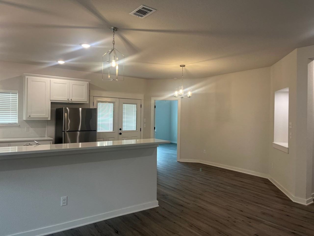 2853 S Hills Ave - Photo 6 of 20