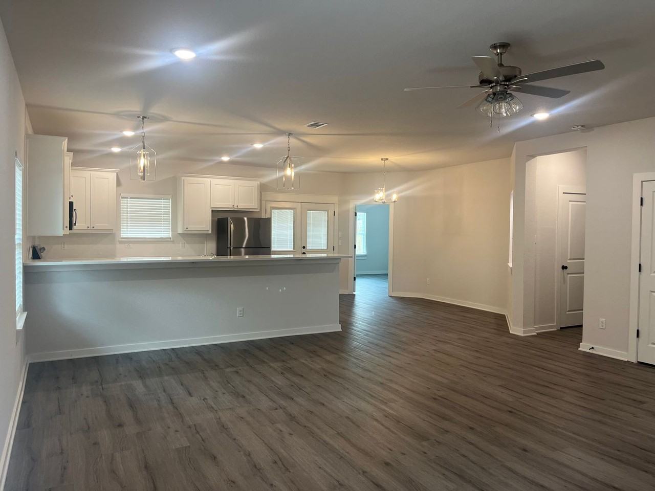 2853 S Hills Ave - Photo 7 of 20