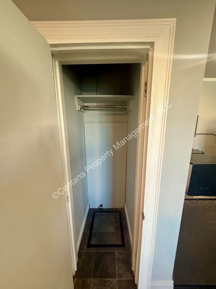 920 South Montana Street - Photo 5 of 7