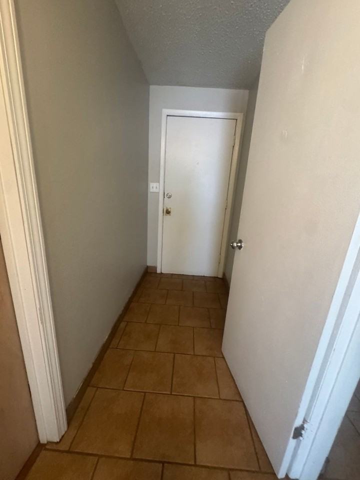 205 E 19th St - Photo 4 of 22