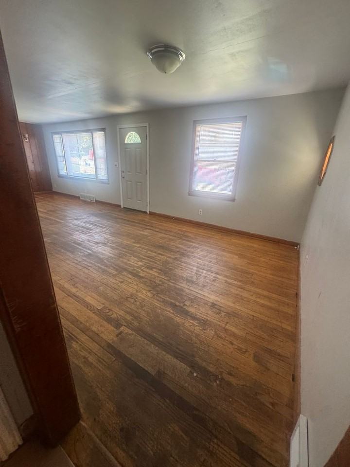 205 E 19th St - Photo 5 of 22
