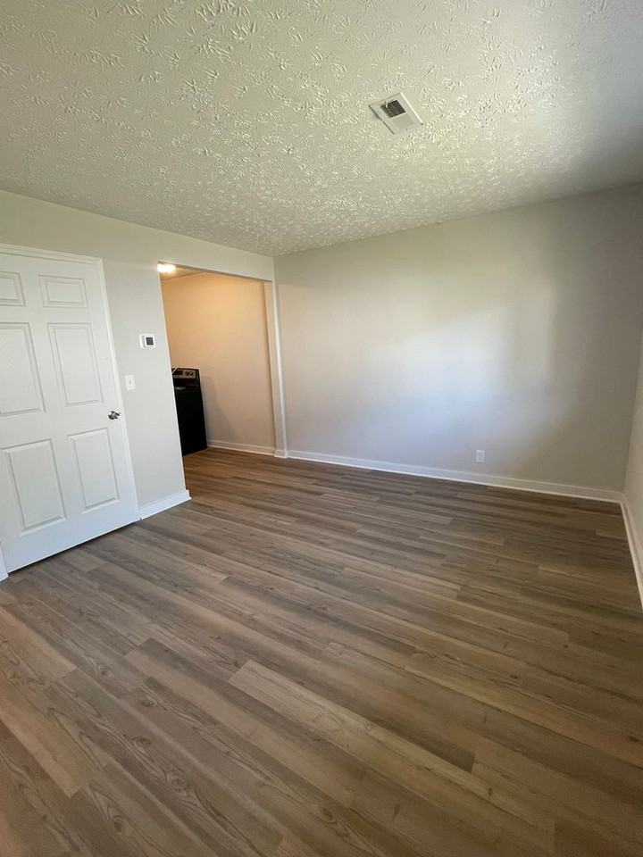 1251 1st Ave S - Photo 4 of 8