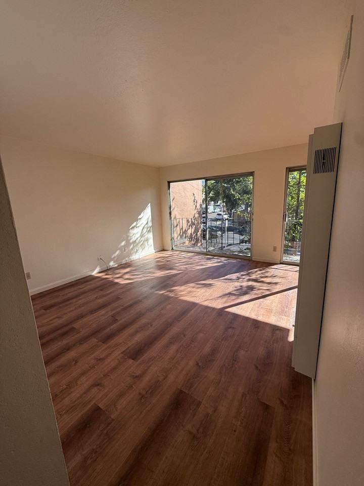 2732 MLK - Photo 4 of 27