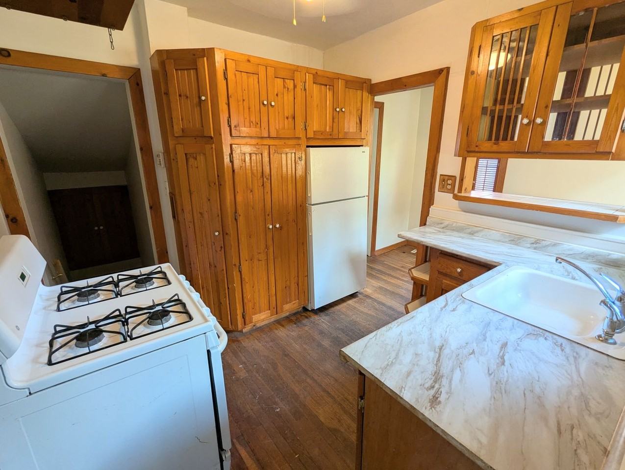 3006 Marshall Rd - Photo 3 of 19