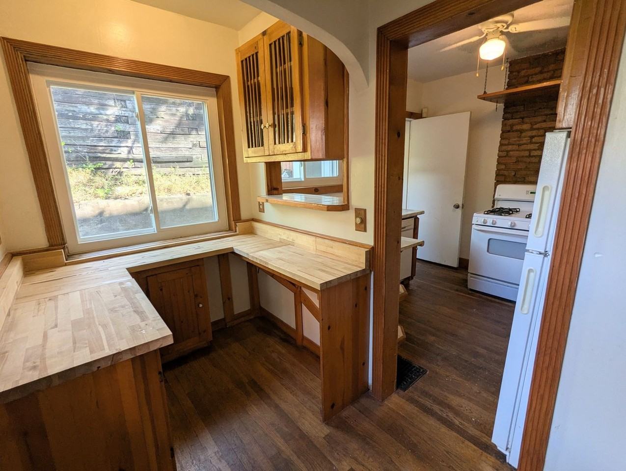 3006 Marshall Rd - Photo 4 of 19