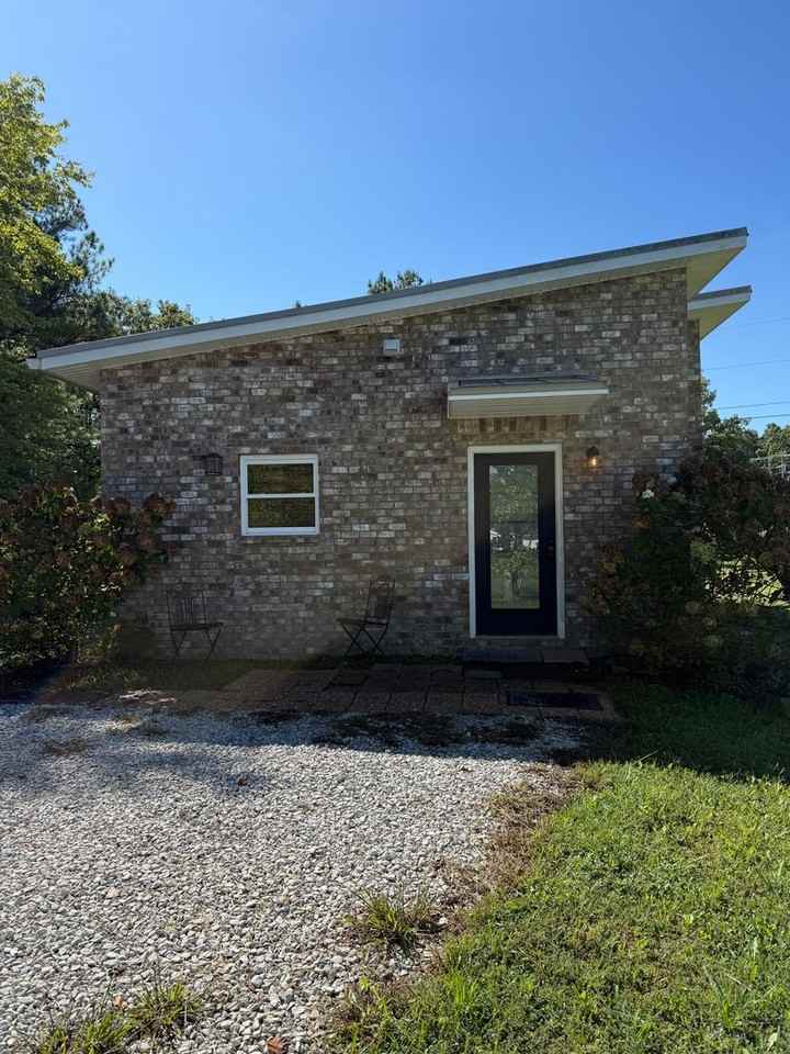 104 Timberline Rd - Photo 2 of 9