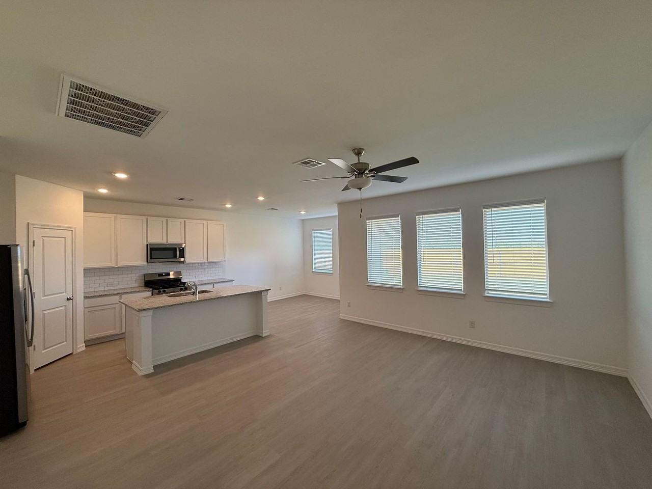 9241 Sw 18th St - Photo 3 of 20