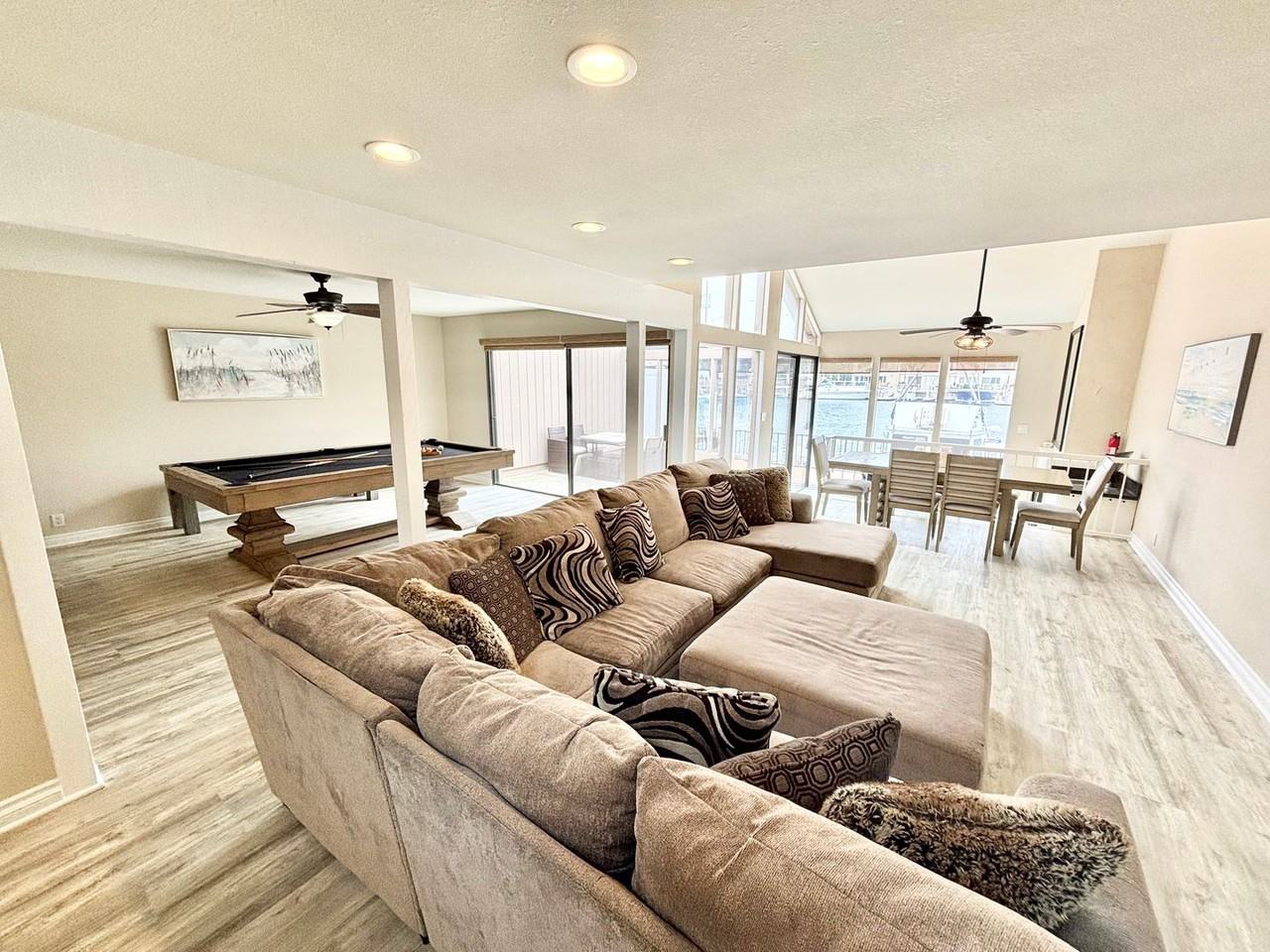 2551 Greencastle Ct - Photo 2 of 30