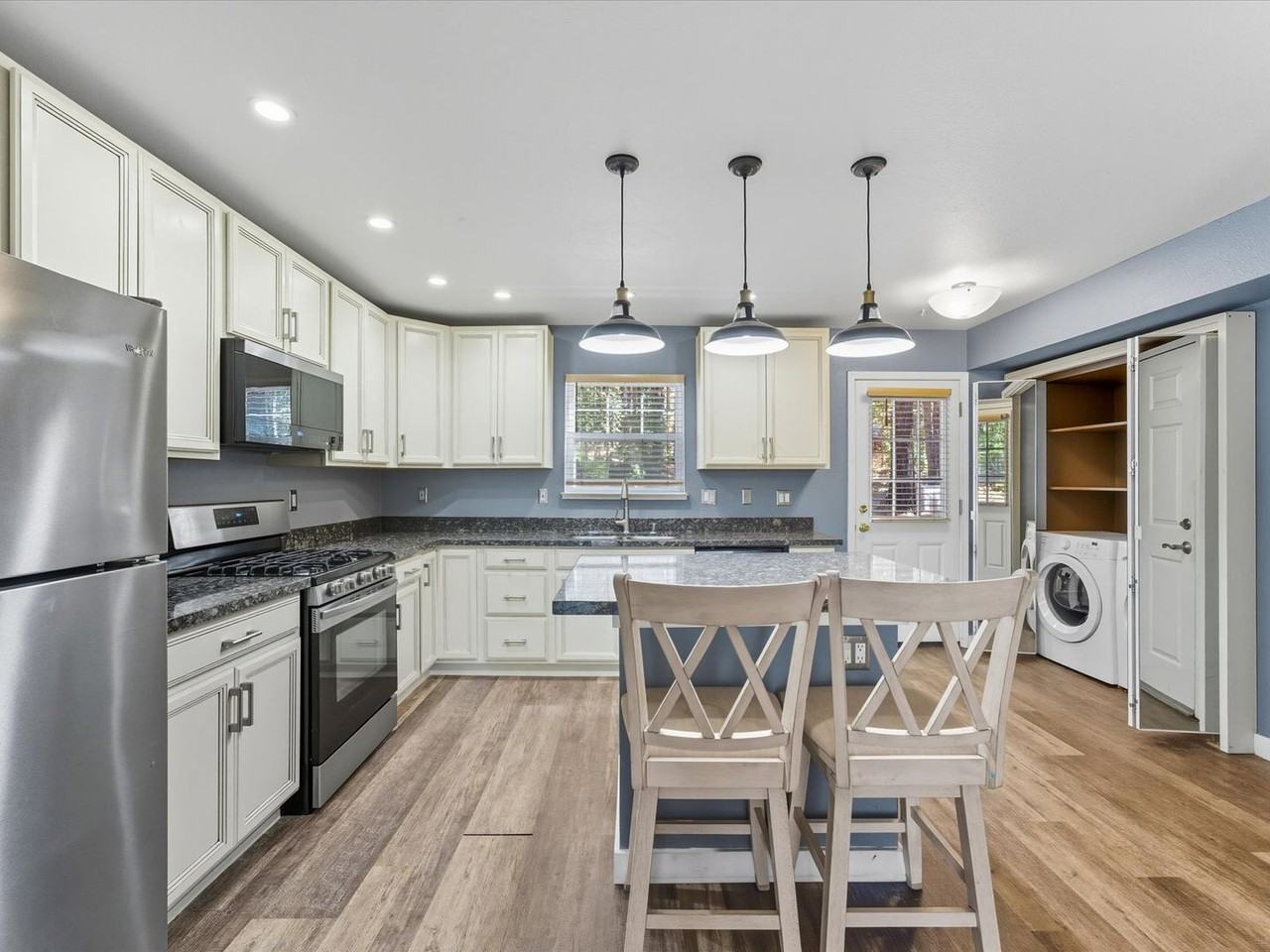 12489 Northwoods Blvd - Photo 4 of 27