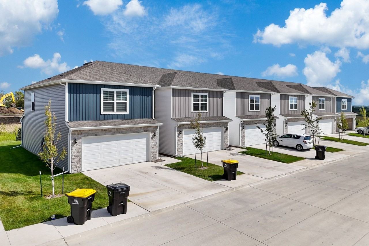 Painted Woods Villas - Photo 3 of 50