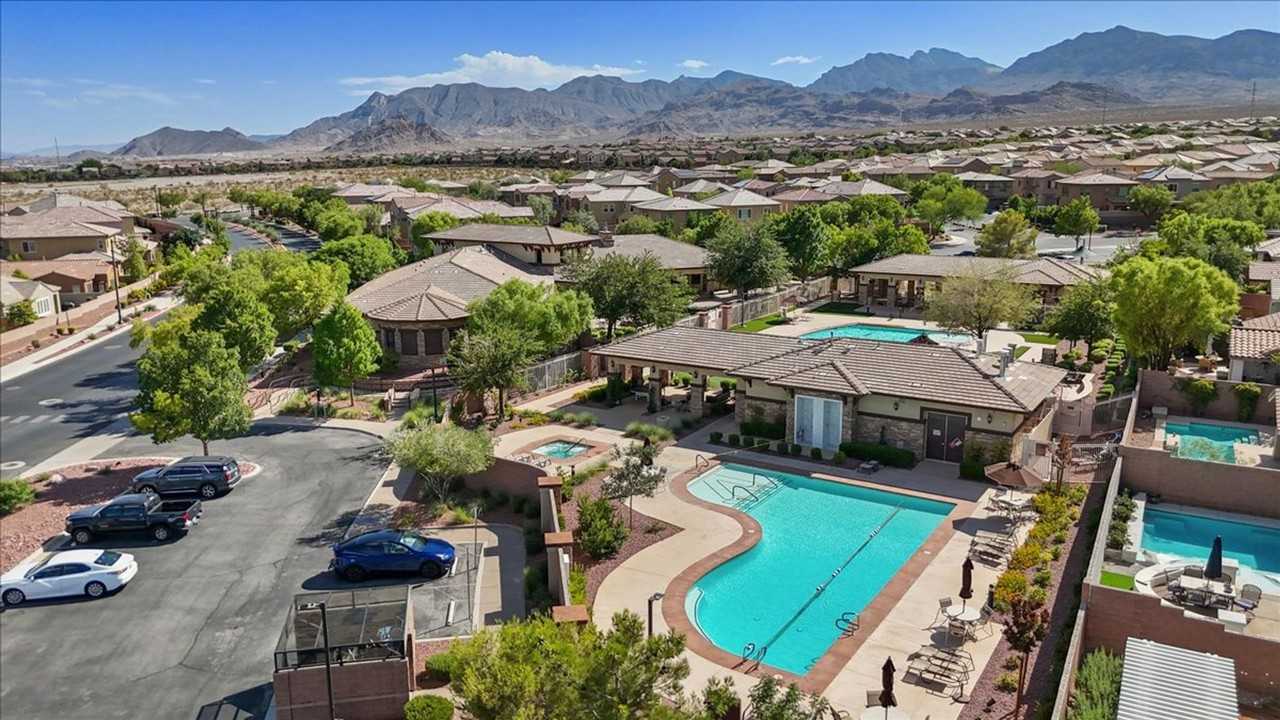 10645 Mount Jefferson Ave - Photo 2 of 50