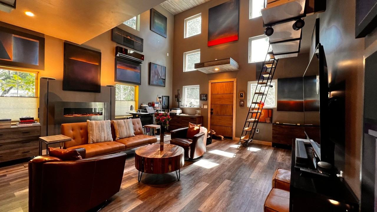 1765 Silverado Trl - Photo 3 of 16