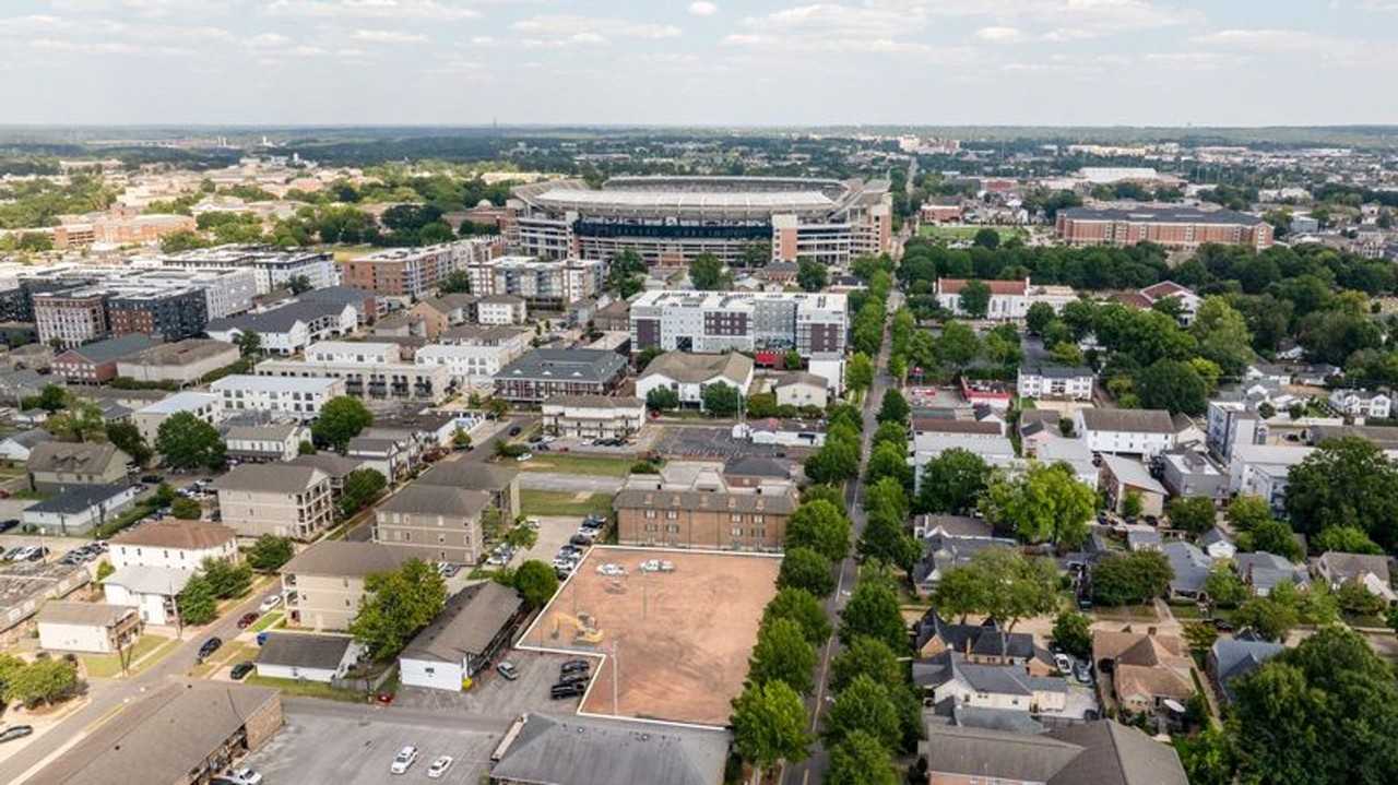 1446 15th Ave - Photo 6 of 17