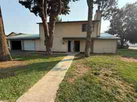 925 Gellatly - Photo 1 of 1