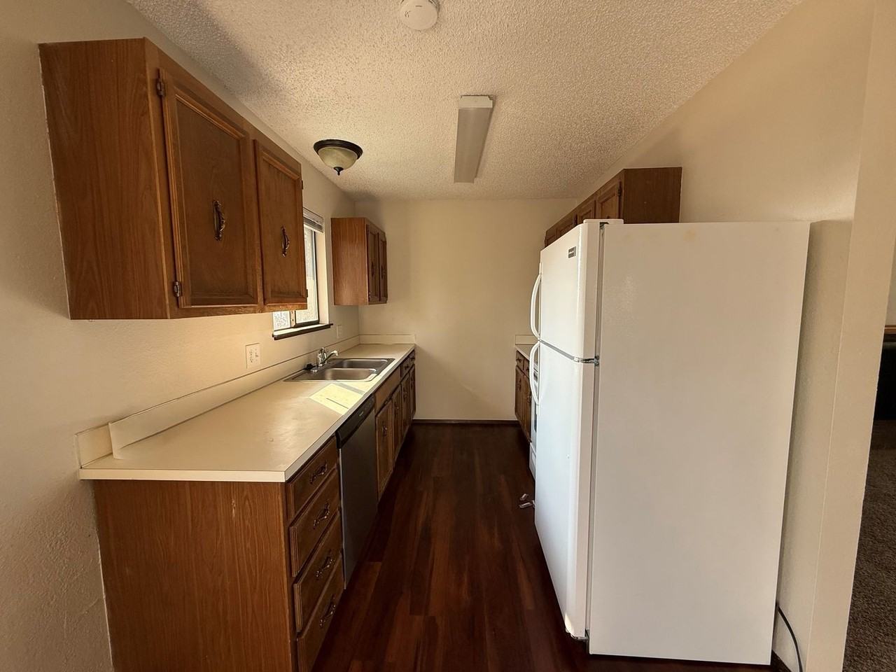 925 Gellatly Street - Photo 4 of 26