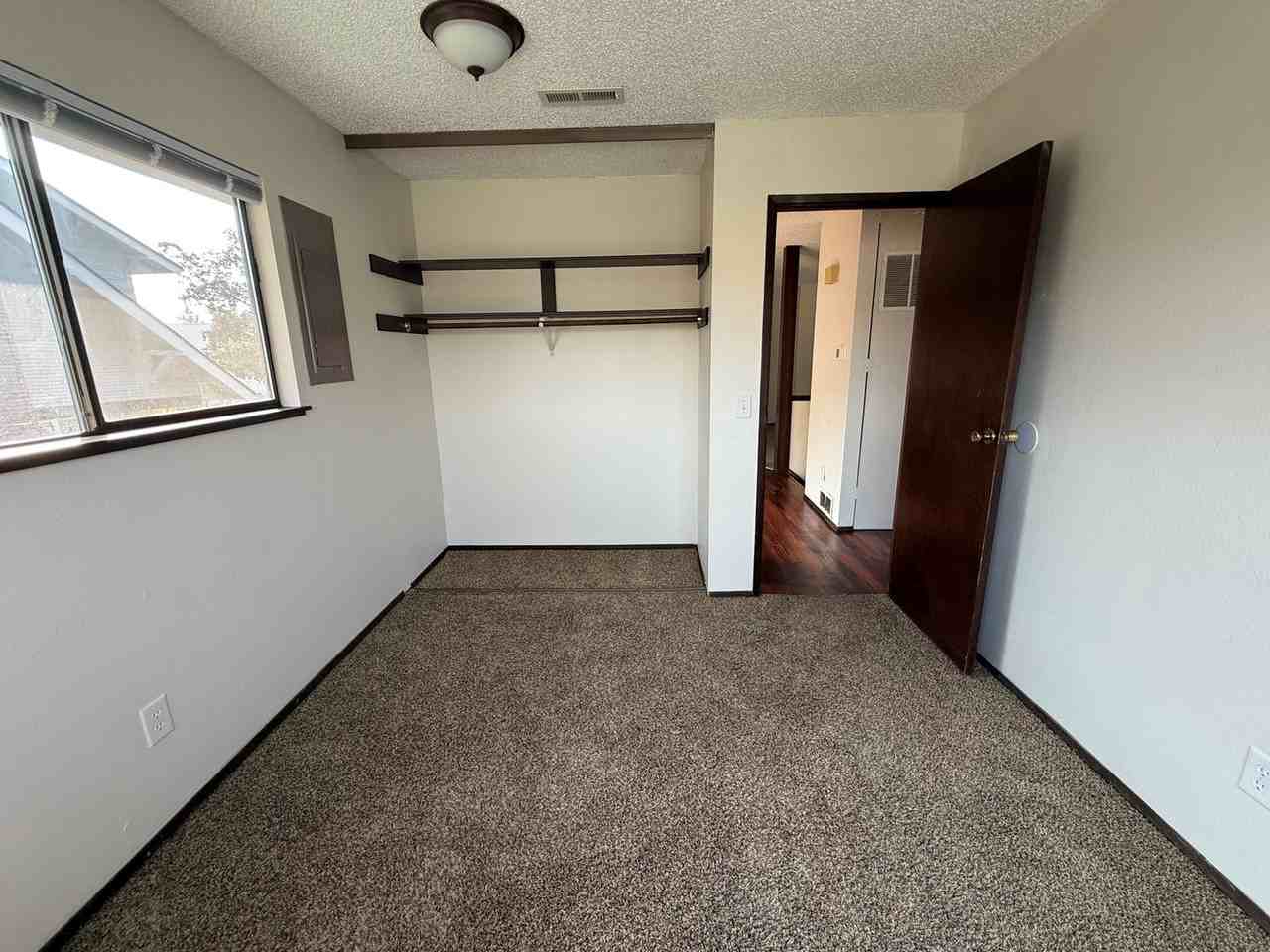 925 Gellatly Street - Photo 7 of 26