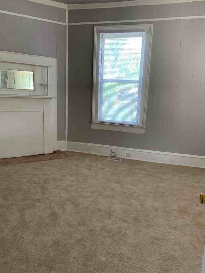 806 N 5th Ave #A - Photo 6 of 11