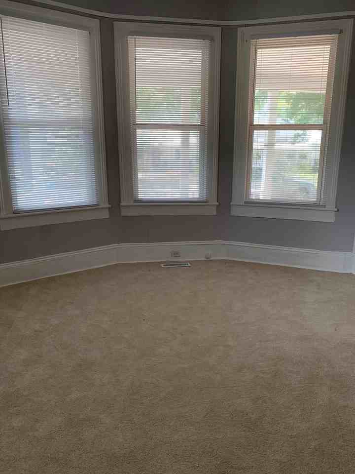 806 N 5th Ave #A - Photo 7 of 11