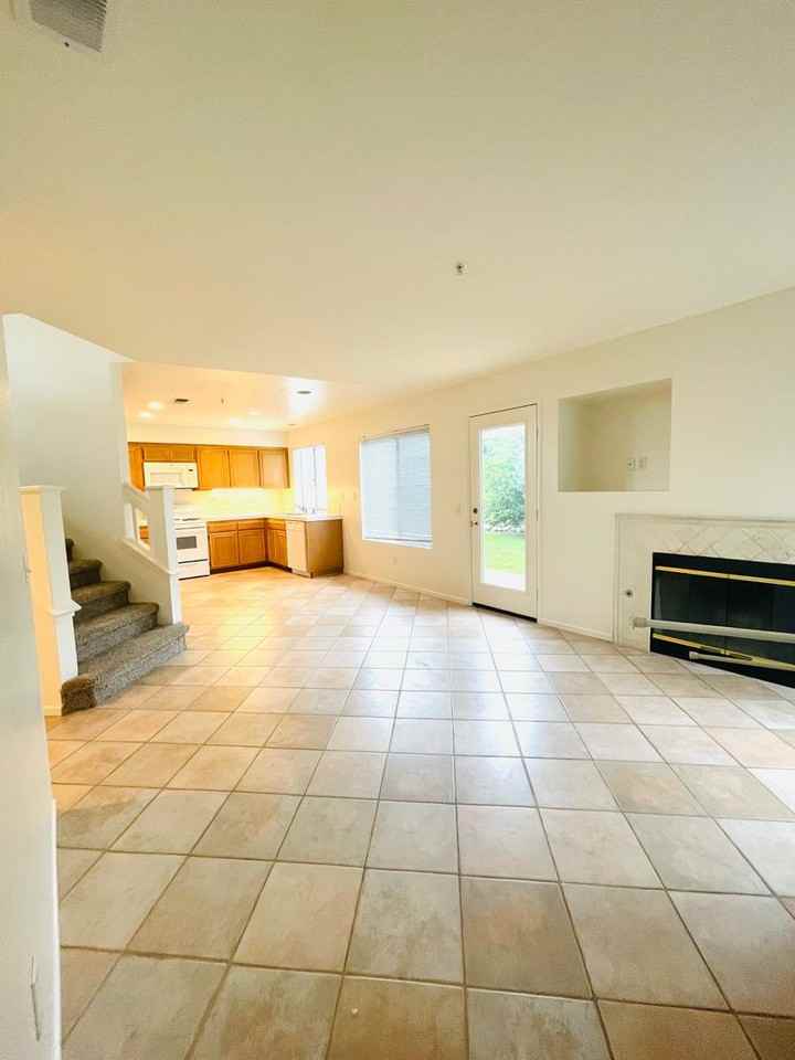 102 Alhambra Avenue - Photo 3 of 30