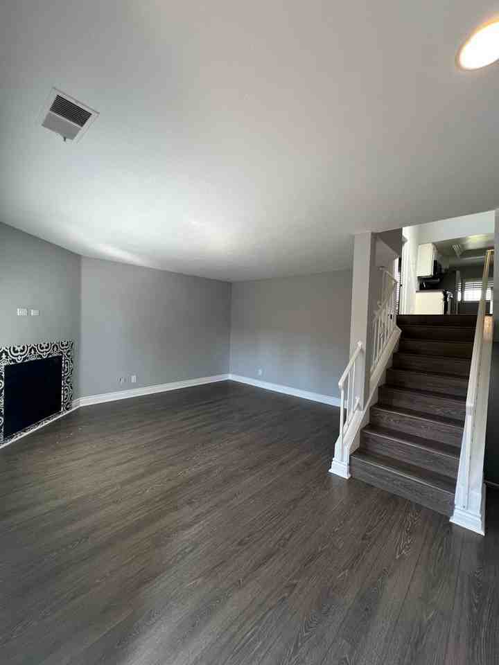 604 Terrace Cir - Photo 2 of 12