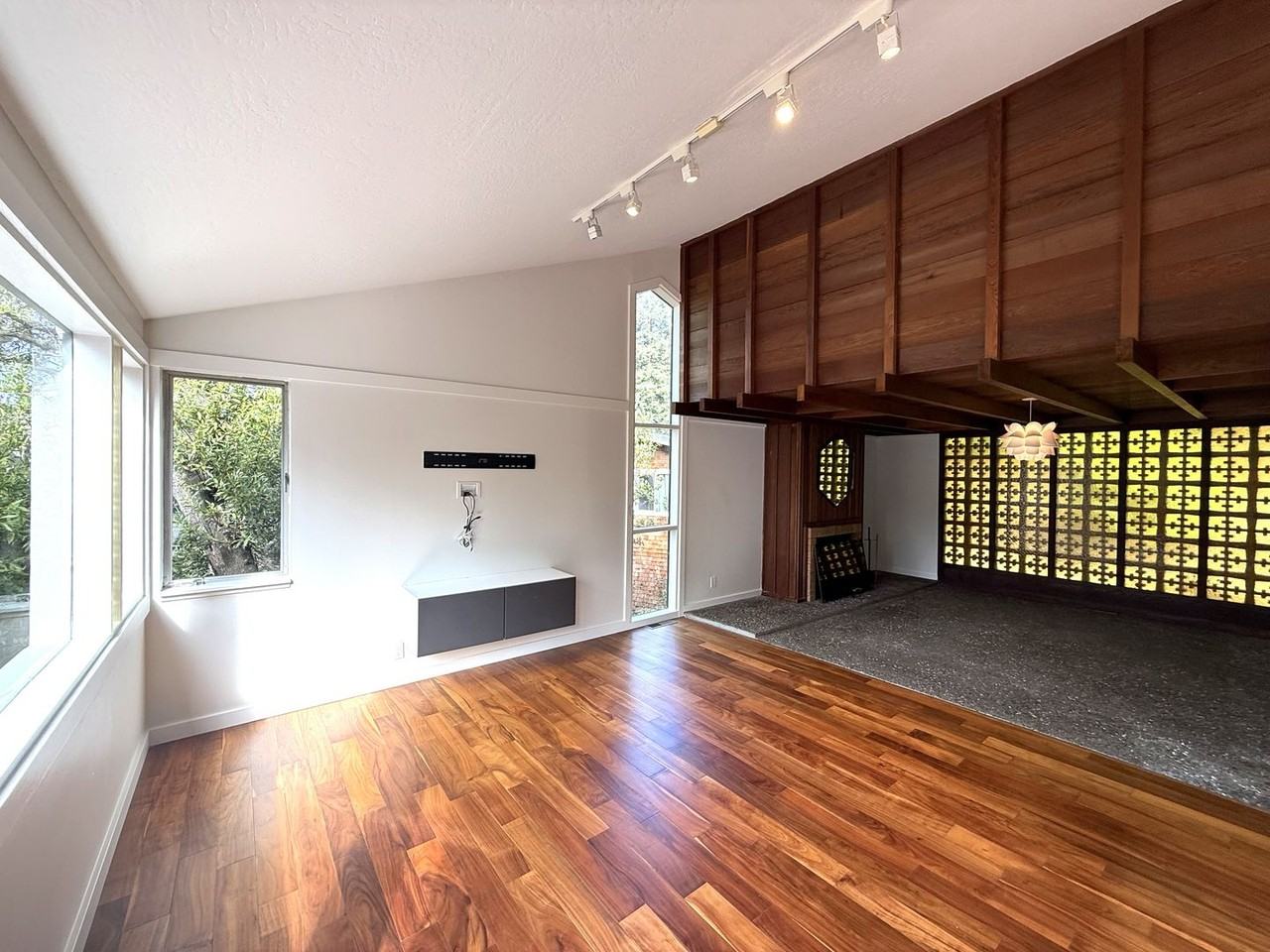 70 Shelley Dr - Photo 3 of 19