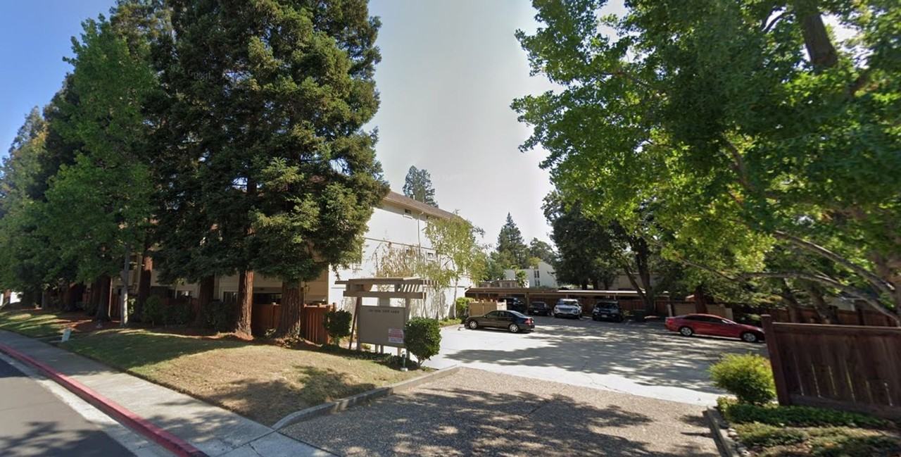 2531 Lucy Ln Apt D - Photo 2 of 15