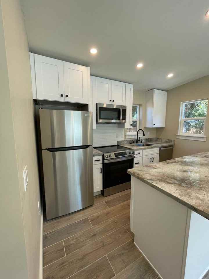 501 Gravenstein Highway North - Photo 6 of 24