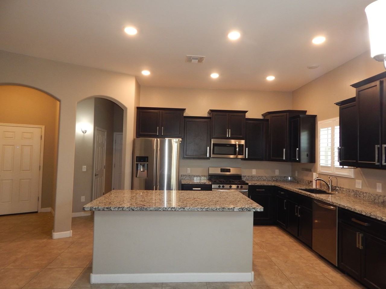 9863 N Howling Wolf Rd - Photo 4 of 23