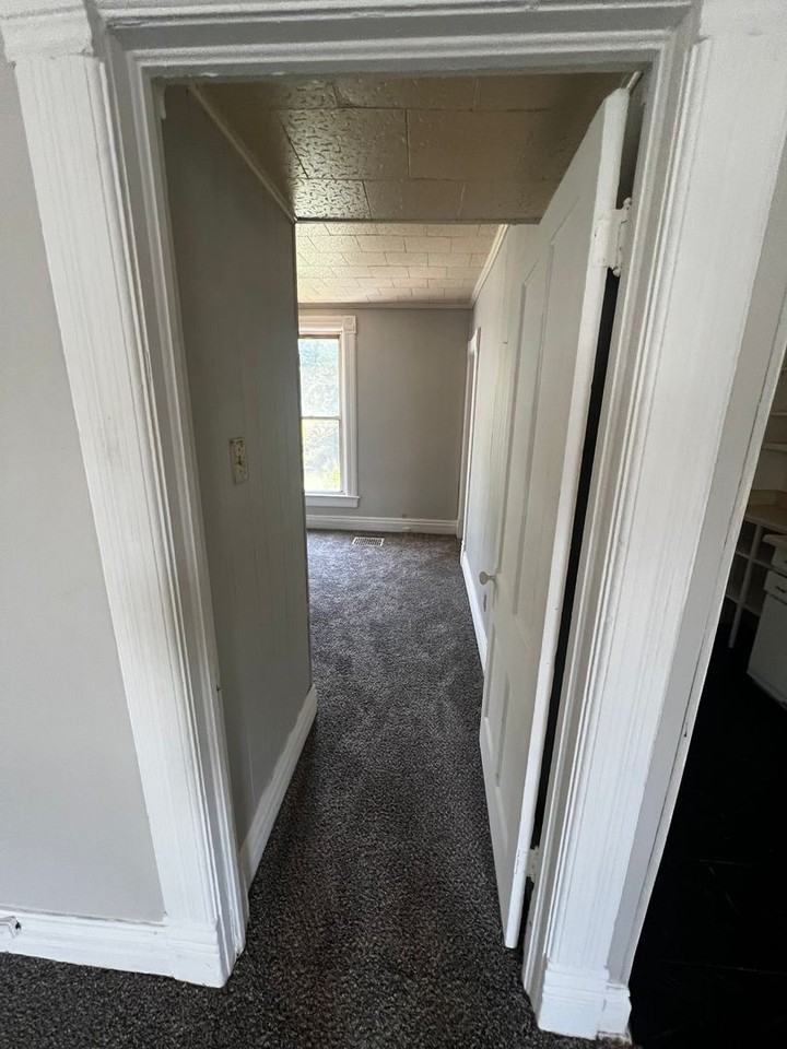 1420 West 37th Avenue - Photo 3 of 5