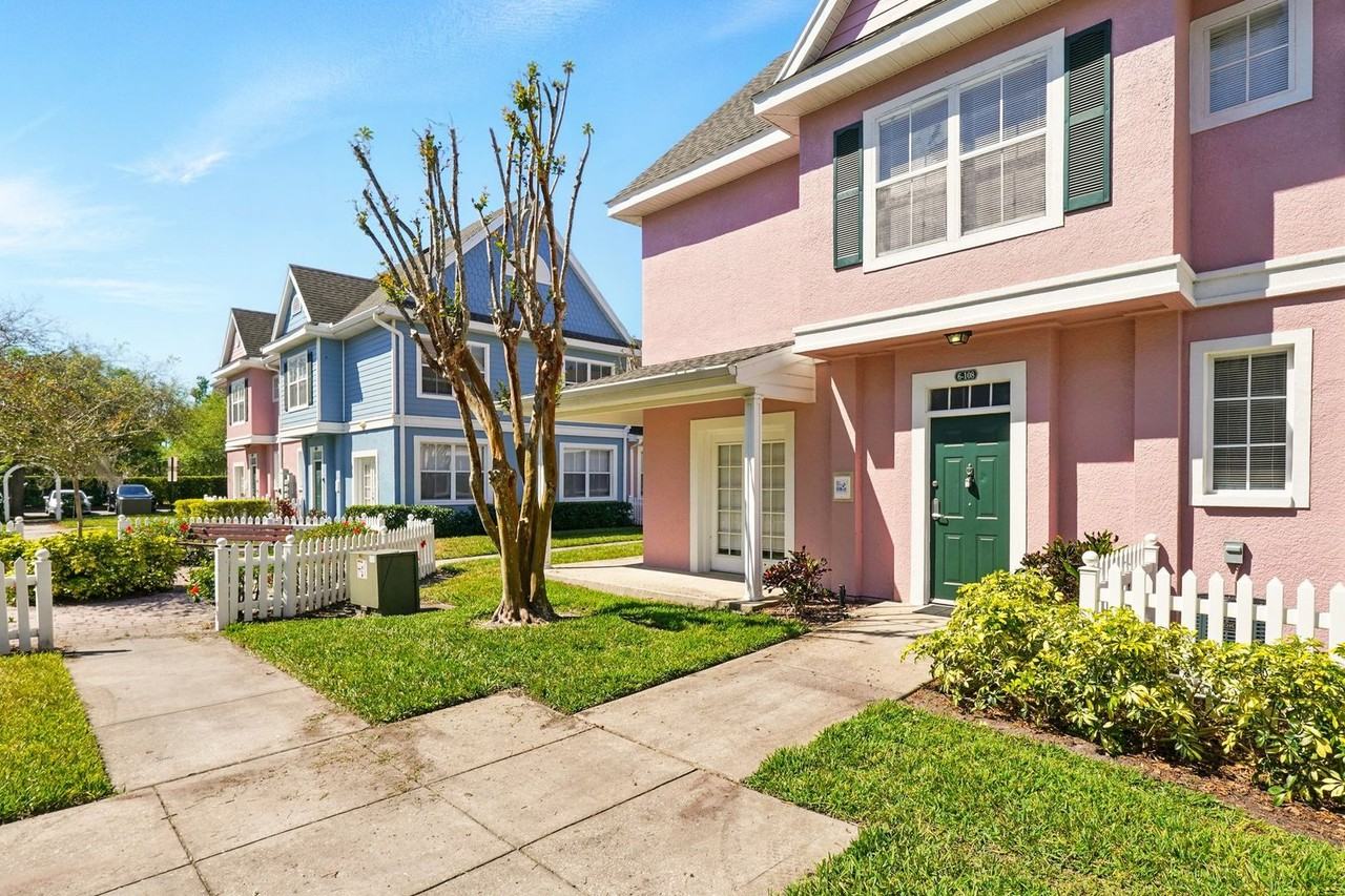 4005 Venetian Bay Dr - Photo 2 of 35