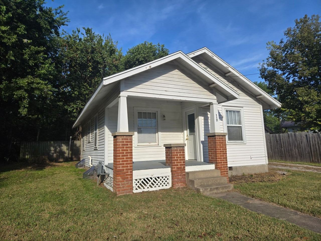 117 N Spring St - Photo 4 of 18