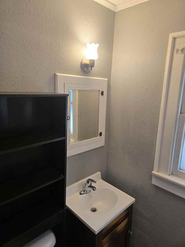 117 N Spring St - Photo 6 of 18