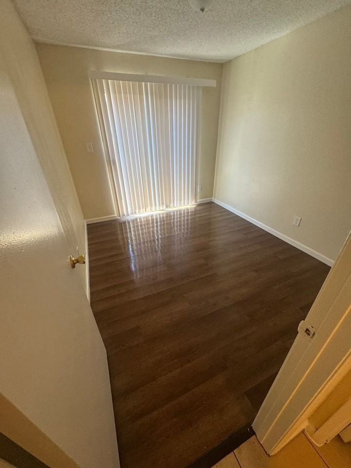 792 Oleander St - Photo 2 of 10