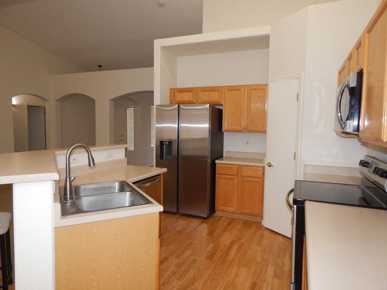 8942 N Upper Bluffs Dr - Photo 3 of 22