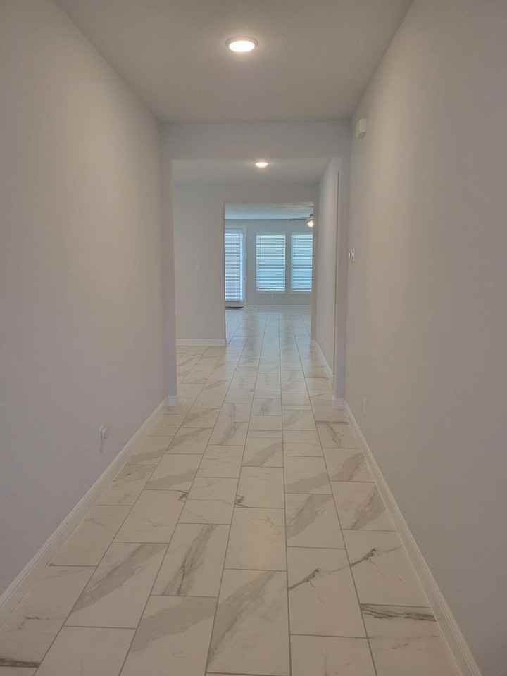 10342 Aldrin Dr - Photo 4 of 34