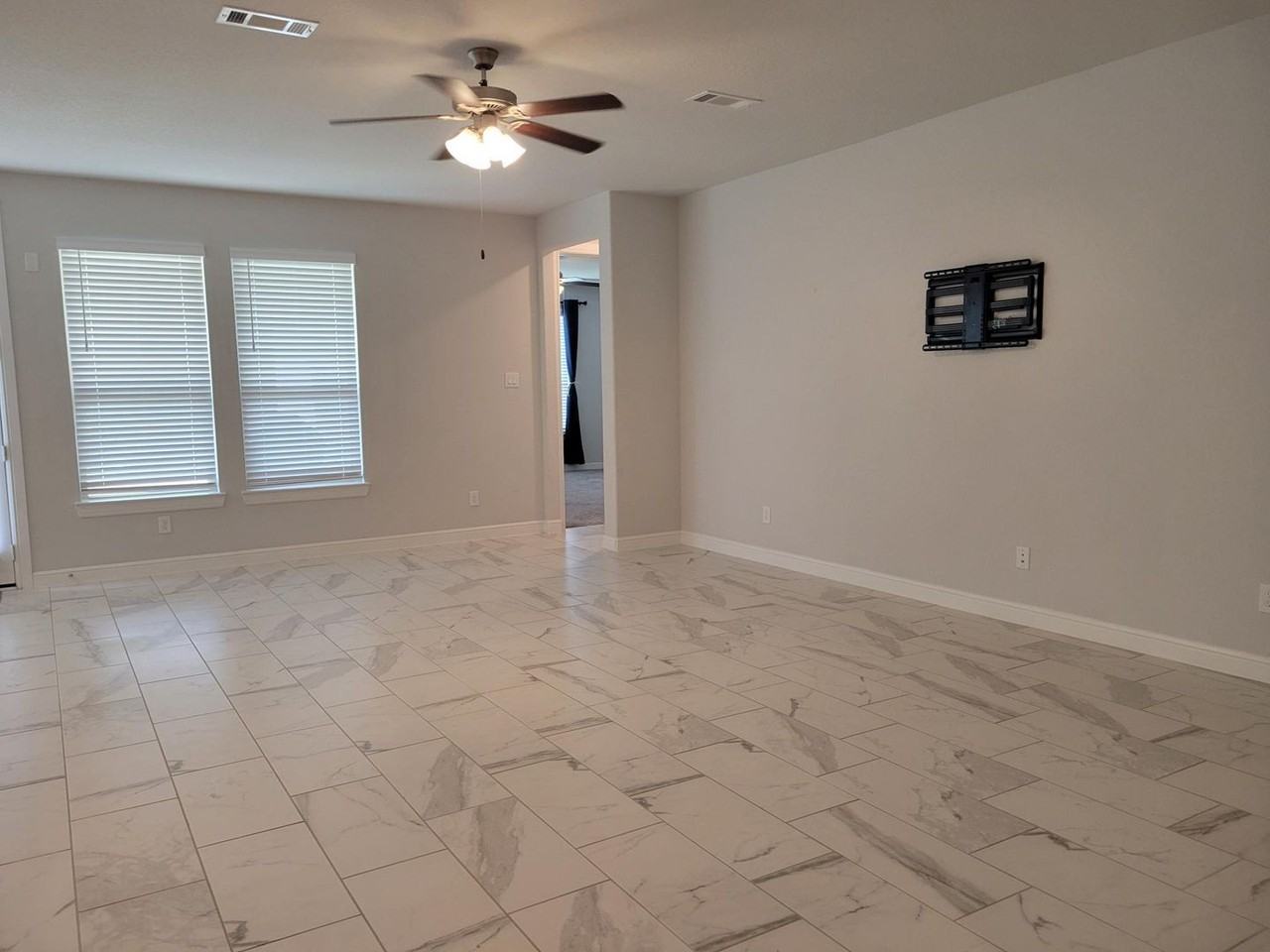 10342 Aldrin Dr - Photo 6 of 34