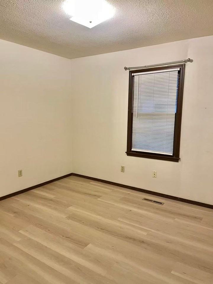 2456 N Prospect Ave - Photo 5 of 21