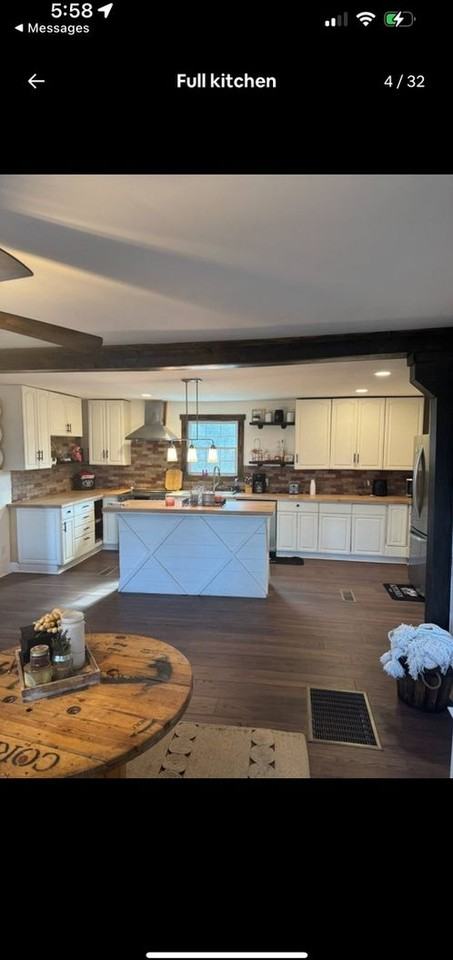 1060 Stephen St - Photo 3 of 28