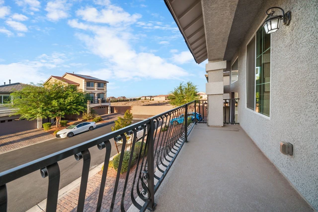 6041 Dana Estates Way - Photo 3 of 30