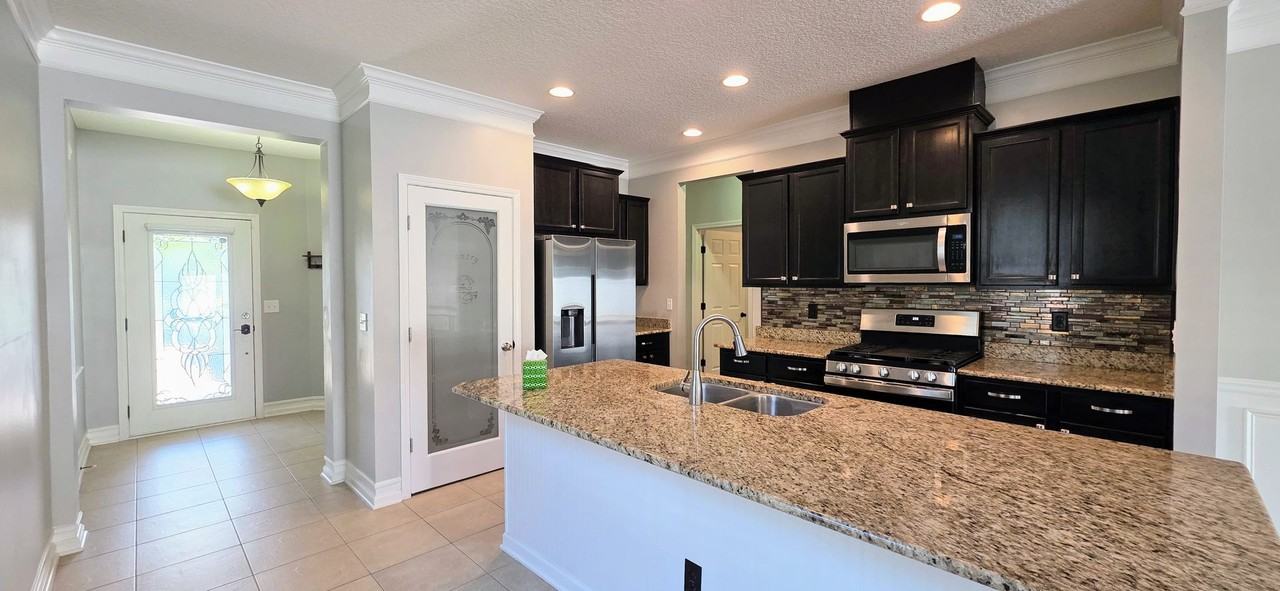 242 Taylor Ridge Ave - Photo 2 of 35