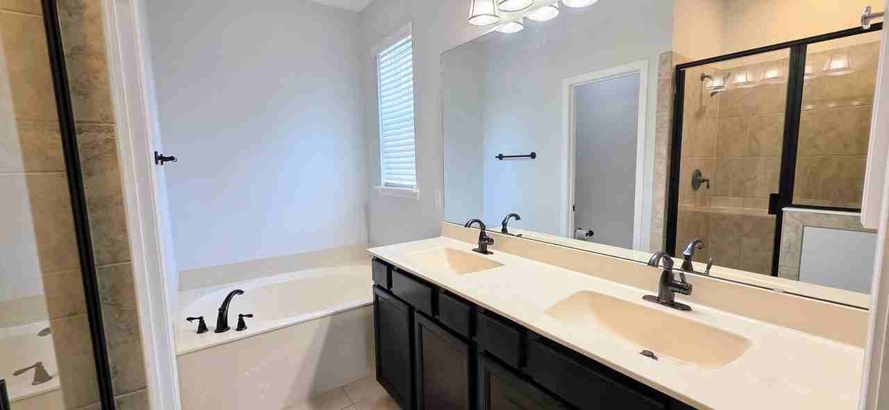 242 Taylor Ridge Ave - Photo 7 of 35