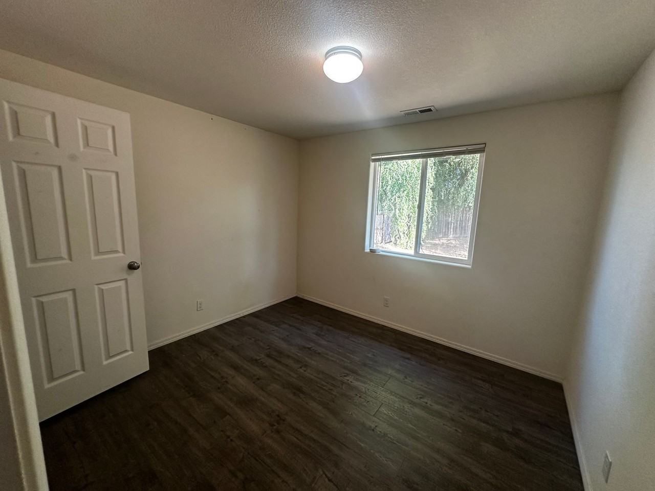 995 Rolling Hills Rd - Photo 7 of 8