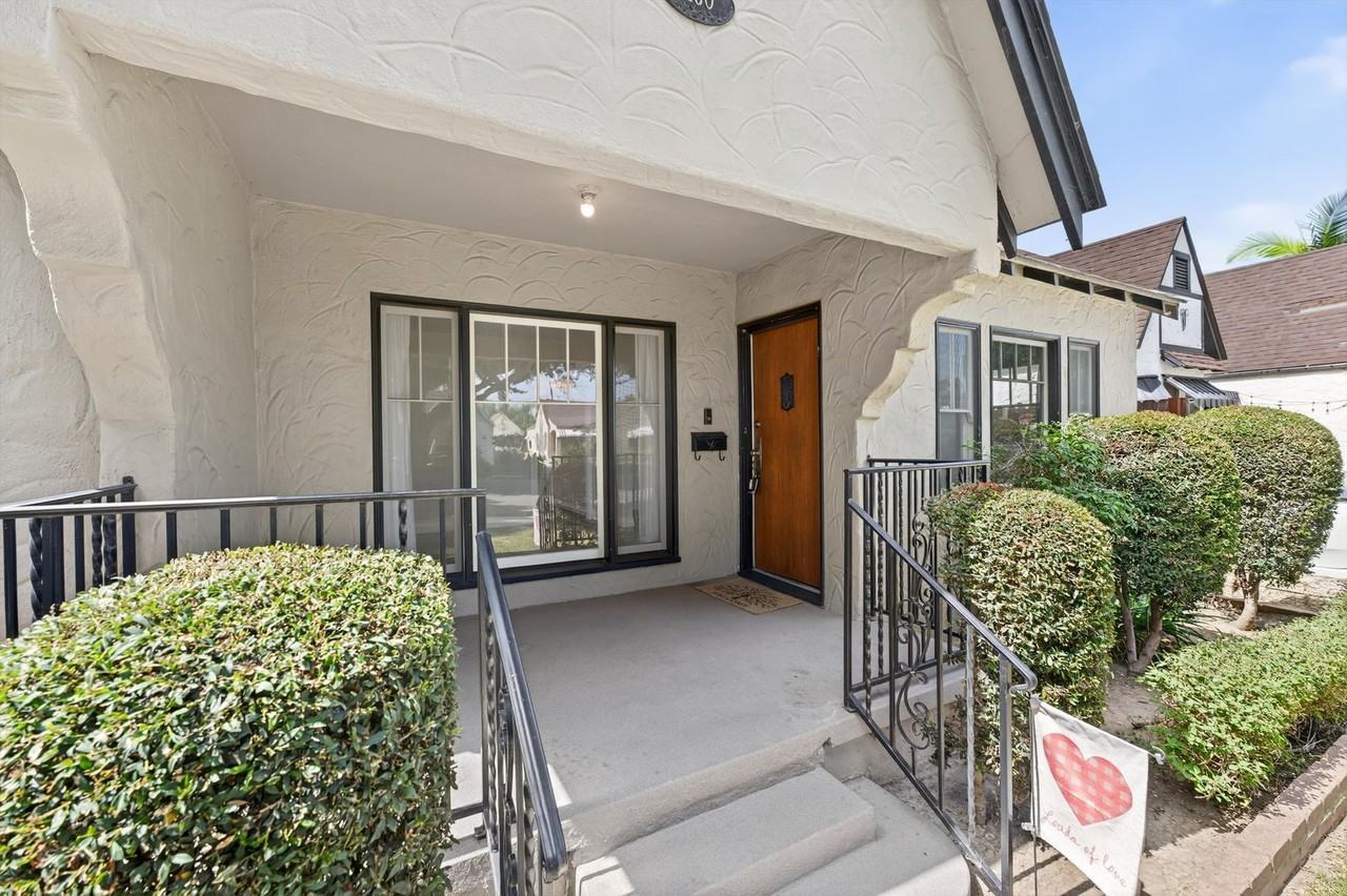 1130 S Birch St - Photo 2 of 50