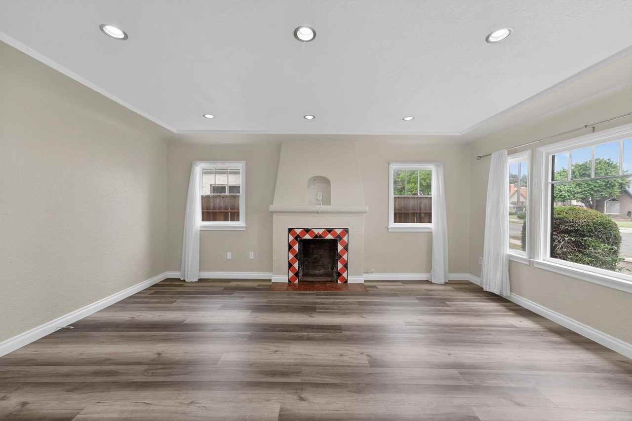 1130 S Birch St - Photo 3 of 50