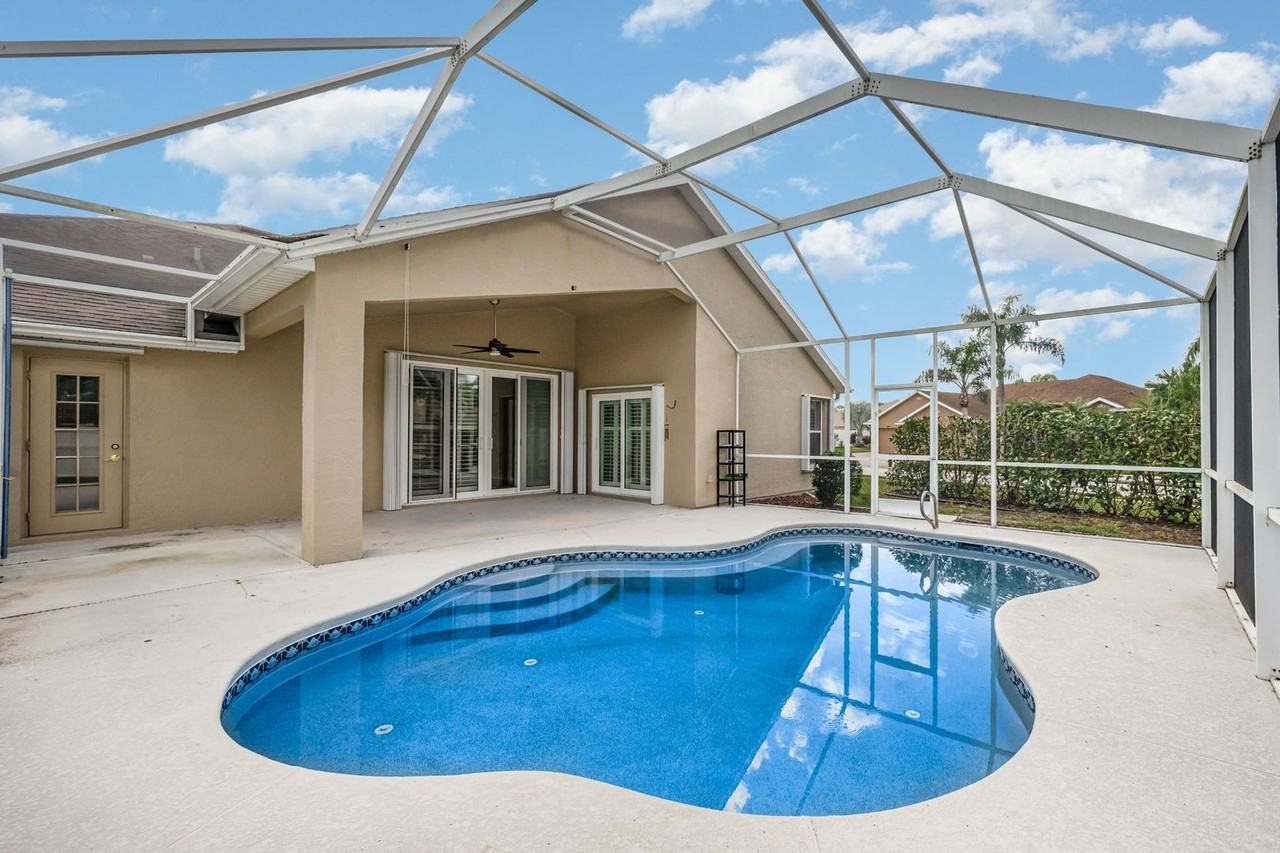 776 Carriage Hill Rd - Photo 2 of 26