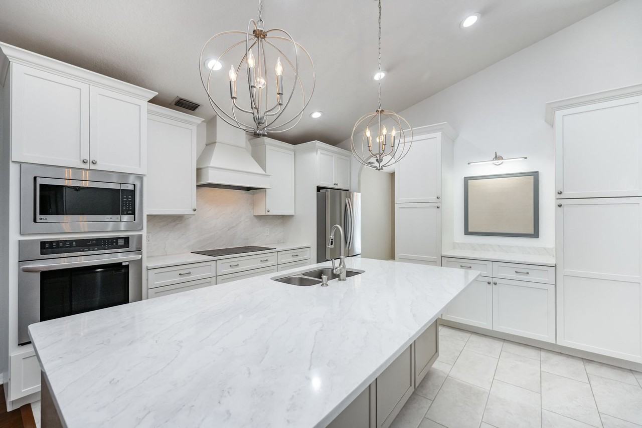 776 Carriage Hill Rd - Photo 3 of 26