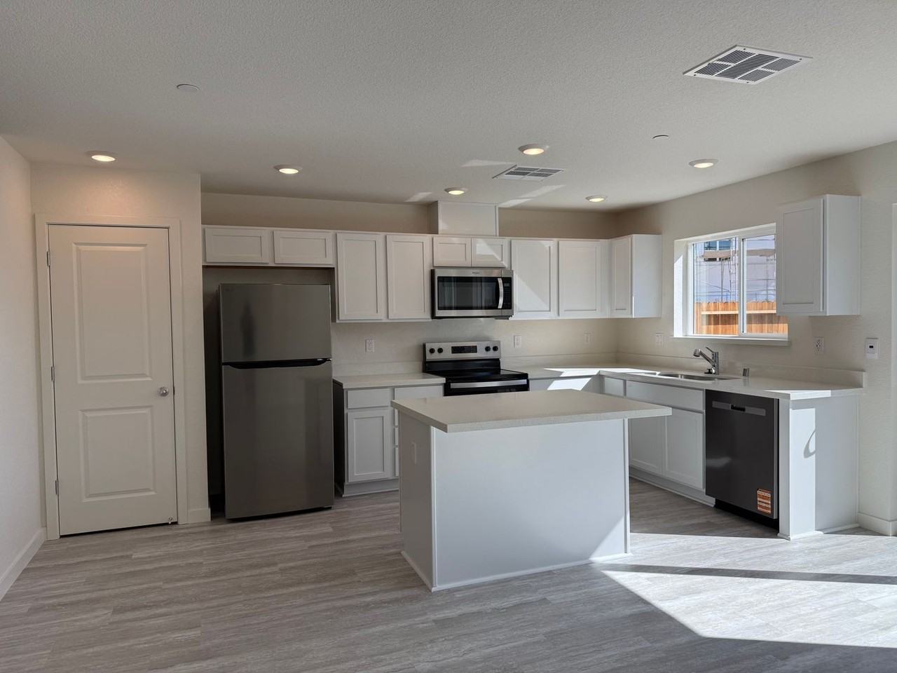 8161 Whippersnapper Way - Photo 2 of 17