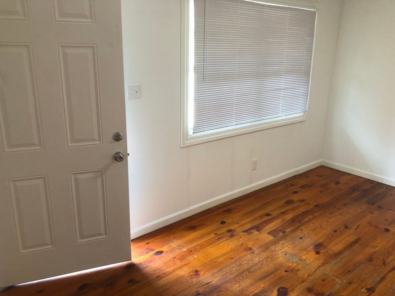 1727 Old Lynwood Cir - Photo 2 of 9
