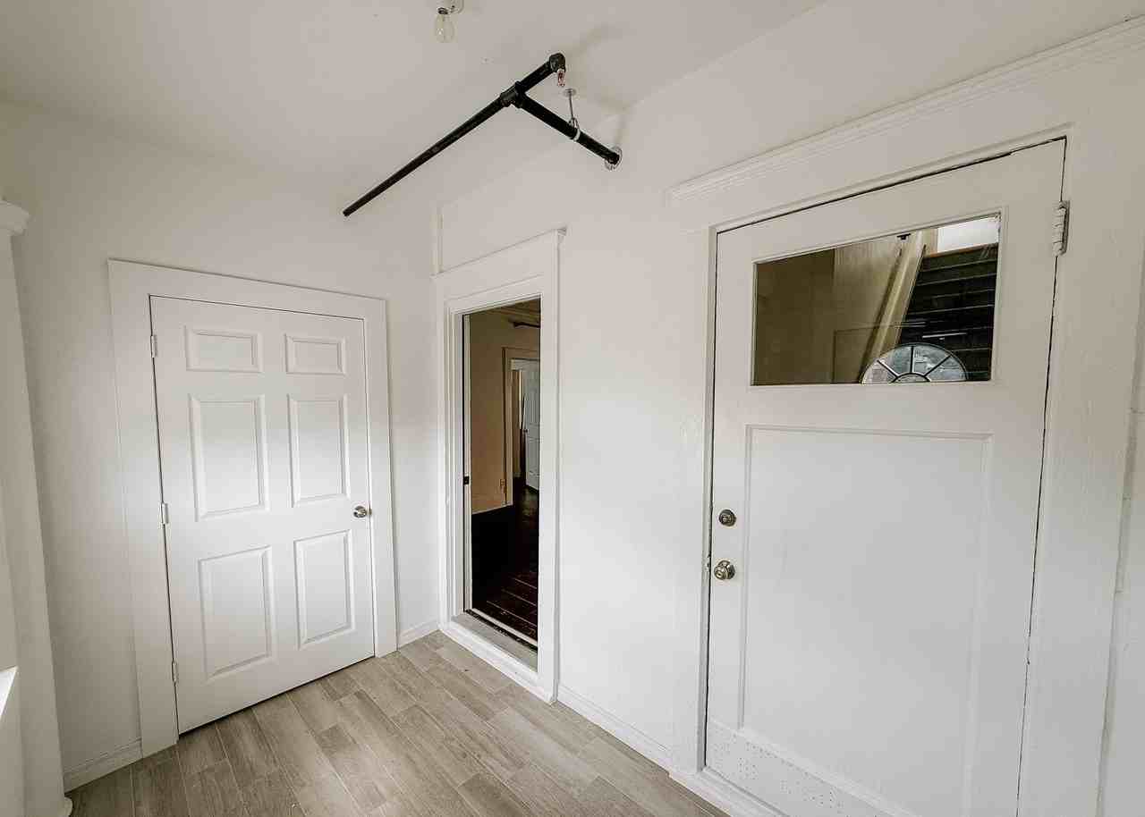 1120NW - Photo 5 of 50